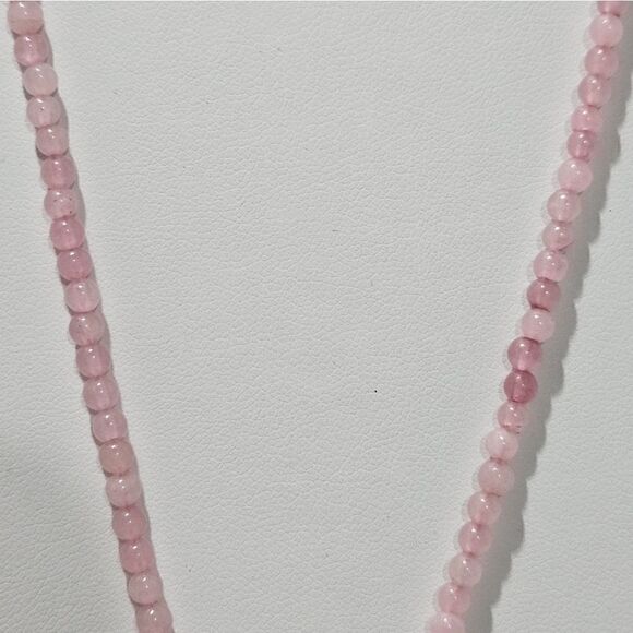 NWOT, ROSE QUARTZ BEADED NECKLACE - Picture 4 of 4